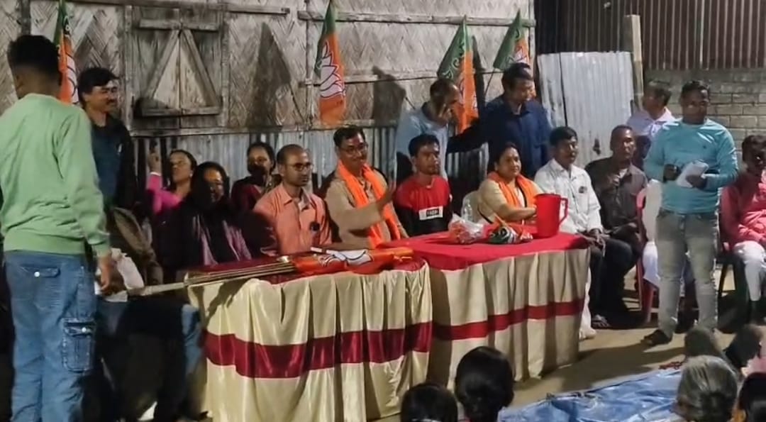 ন্যায় প্রতিষ্ঠার পালা , স্লোগান তুলে বাম-তৃণমূল থেকে বিজেপিতে যোগ ৪০টি পরিবারের