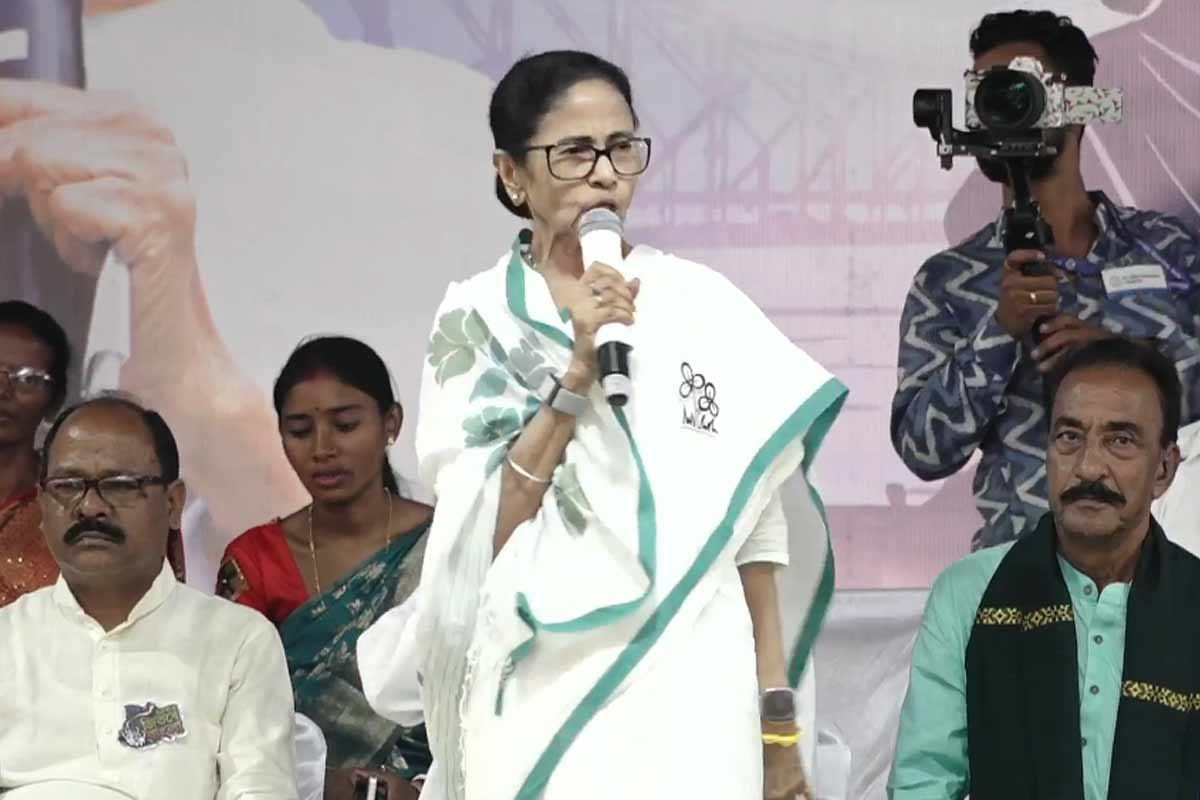 কাউকে তাড়ানোর আগে দিল্লি থেকে বিজেপিকে তাড়াবো , কাশীপুরের সভা থেকে প্রকাশ্যে চ্যালেঞ্জ মমতার