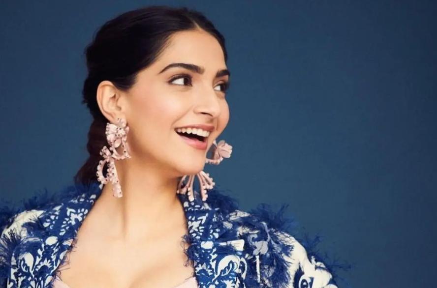 দ্বিতীয়বার মা হলেন সোনাম কাপুর , সোশ্যাল মিডিয়ায় আবেগঘন পোস্ট অভিনেত্রীর