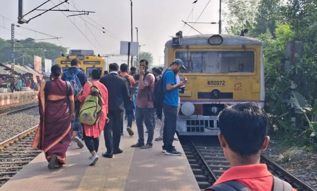 সিগন্যাল বিভ্রাট, সপ্তাহের প্রথম দিন ব্যাহত শিয়ালদহ-বনগাঁ শাখায় ট্রেন চলাচল