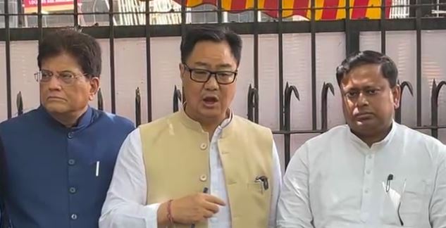 মুখ্যমন্ত্রীকে প্রচার থেকে সরানোর দাবি , নির্বাচনের কমিশনের কাছে নালিশ বিজেপির