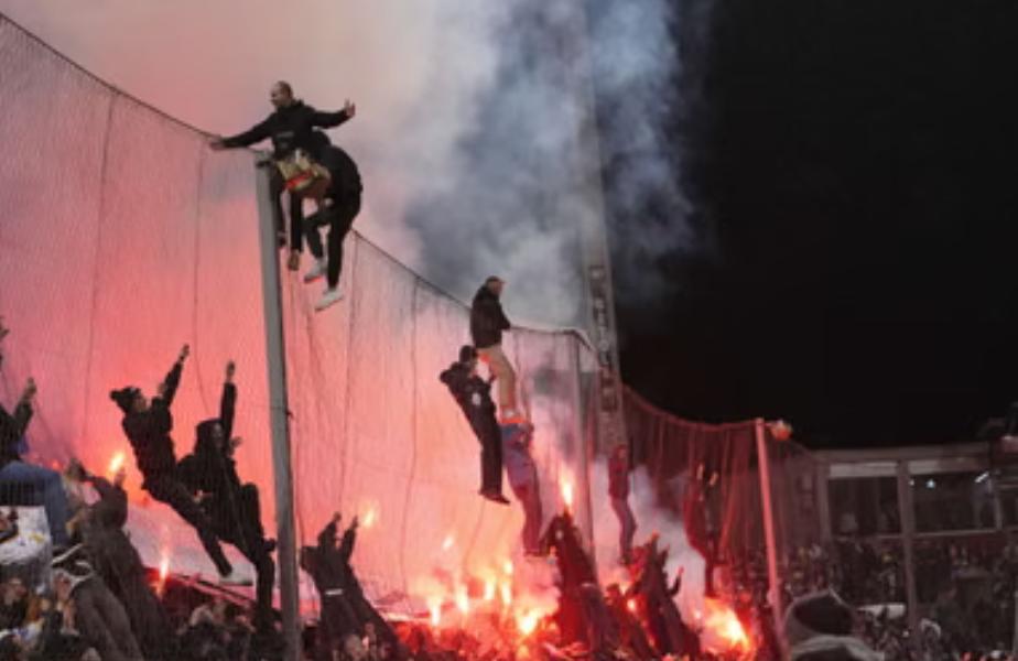 টানা তিনবার বিশ্বকাপে নেই ইতালি , আগুন জ্বালিয়ে বিক্ষোভ সমর্থকদের