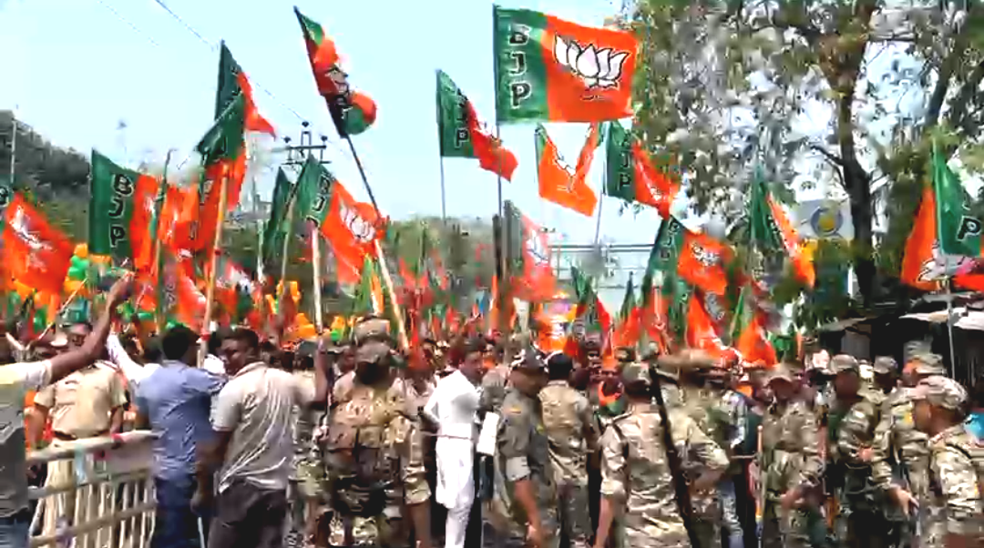 'জয় বাংলা' বনাম 'জয় শ্রী রাম' টিকবে কে? দিনহাটায় দুই শিবিরের সংঘাতের আবহে উত্তেজনা