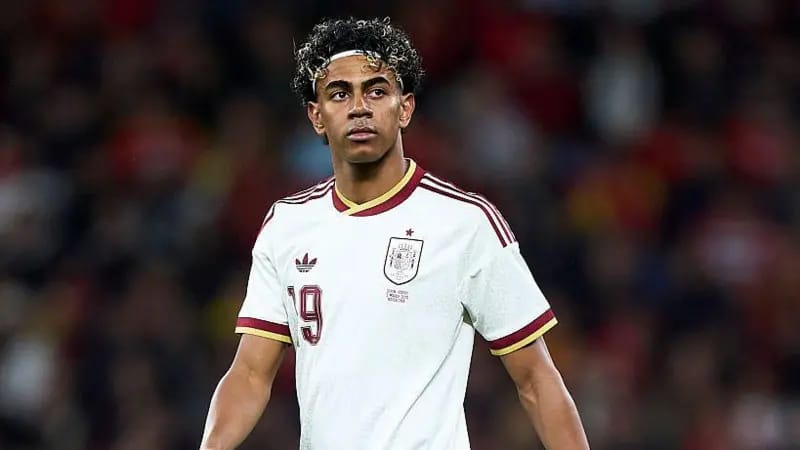 ইয়ামালকে বর্ণবিদ্বেষী মন্তব্য করায় ক্ষুব্ধ স্পেনের প্রধানমন্ত্রী , তদন্তে ফিফা