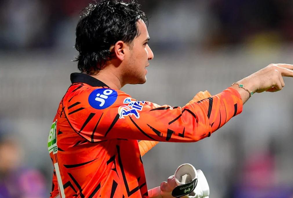 মাঠে অকথ্য ভাষায় গালিগালাজের অভিযোগ , বিরাট শাস্তির মুখে অভিষেক শর্মা