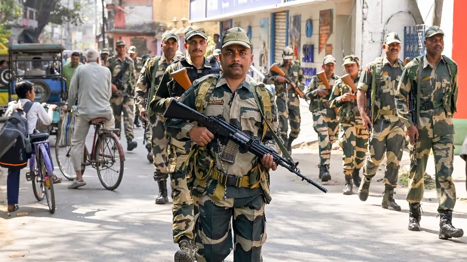 ভোট পরবর্তী হিংসা রুখতে বড় সিদ্ধান্ত কমিশনের , রাজ্যে অনির্দিষ্টকালের জন্য ৫০ হাজার জওয়ান মোতায়েন