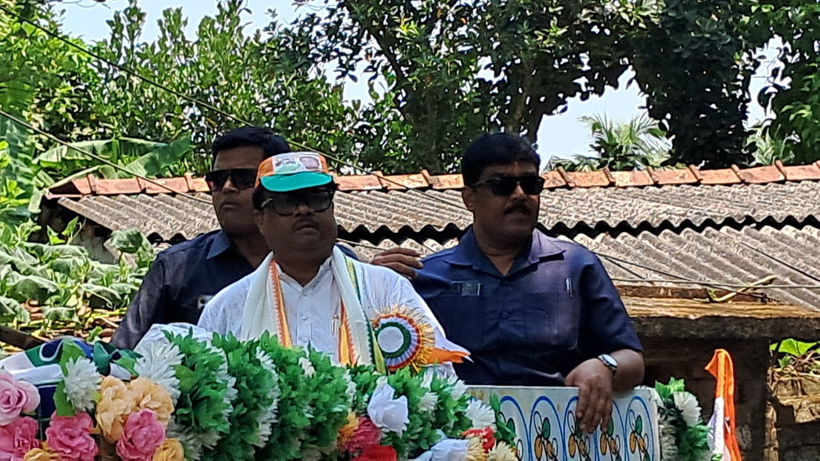 প্রার্থী-ই নেই তো লড়াই কি করবে , বিজেপিকে কটাক্ষ দিলীপের