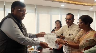 ভোটের মুখে ফর্ম - ৬ নিয়ে টানাপোড়েন , সিসিটিভি ফুটেজ প্রকাশে রাজি কমিশন