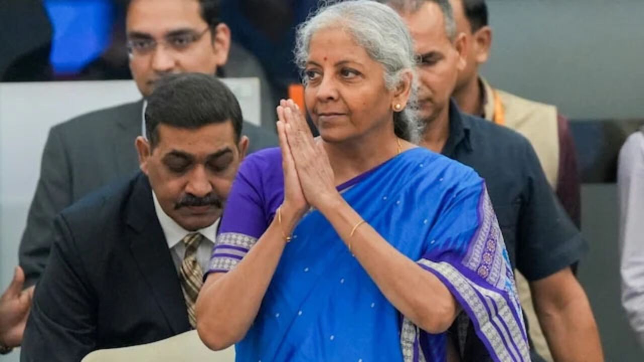 মধ্যবিত্তের জন্য স্বস্তির খবর, দাম কমবে দুগ্ধজাত-কৃষিক্ষেত্রে ব্যবহৃত পণ্যে