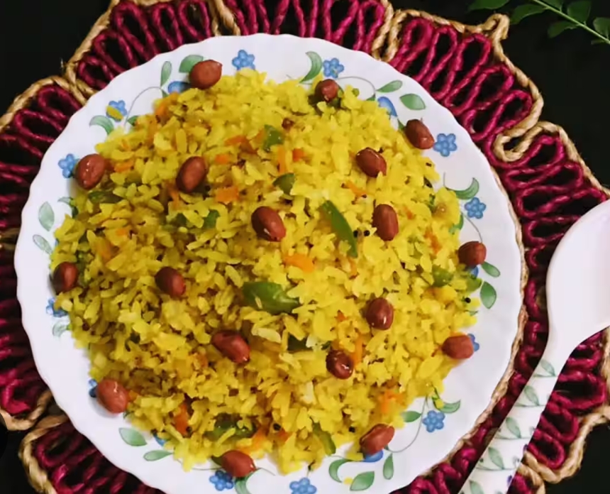ব্যস্ত সকালে হালকা কিন্তু স্বাস্থ্যকর জলখাবার, কয়েক মিনিটেই তৈরি সবজি পোহা