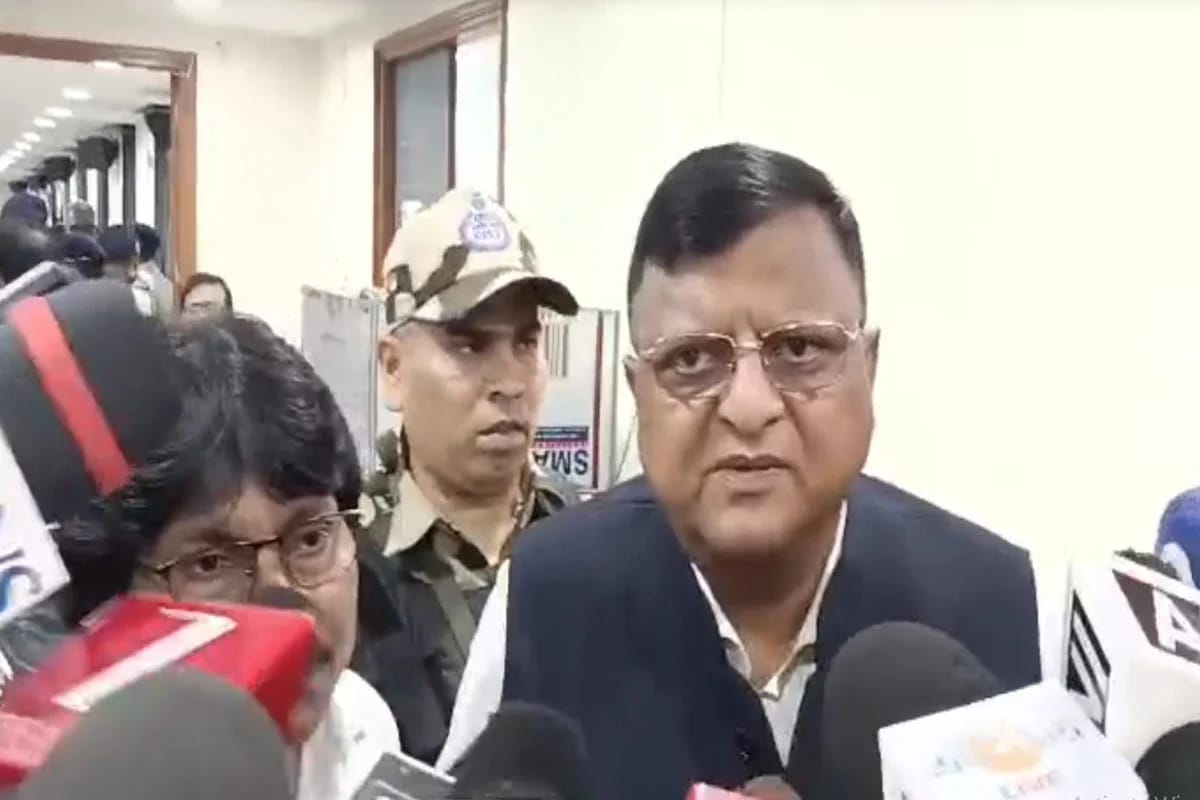 ভয় নয় , ভোট চাই , নির্বাচনের আগে মাঠপর্যায়ে নজরদারি সিইওর