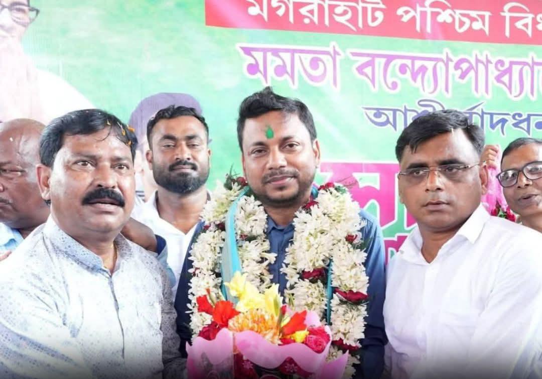 জোড়াফুলে ভোট না দিলে এলাকা ছেড়ে বেরিয়ে যাবেন , মগরাহাটে ভোটারদের প্রকাশ্যে হুমকি তৃণমূল নেতার