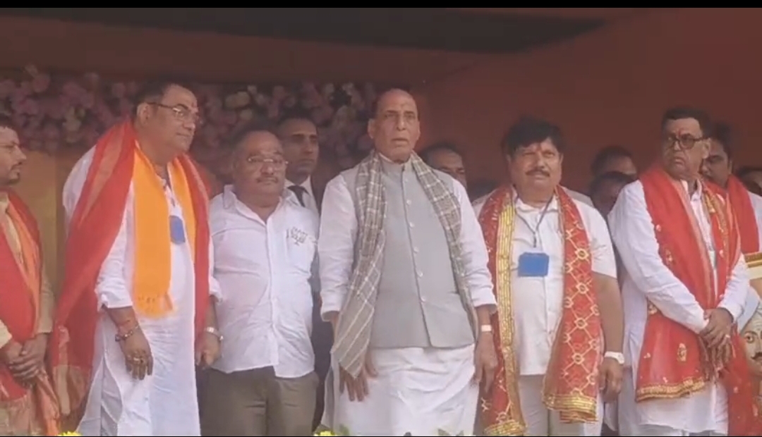 বাংলা মাগে কমল ফুল , ব্যারাকপুরের সভা থেকে তৃণমূলকে উৎখাতের ডাক রাজনাথের