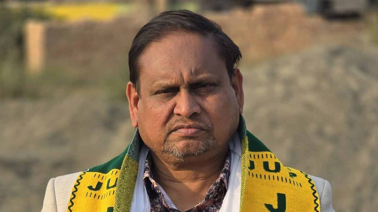 স্ট্রিং ভিডিও বিতর্কে চাপে হুমায়ুন কবীর , সিউড়ি থানায় FIR দায়ের