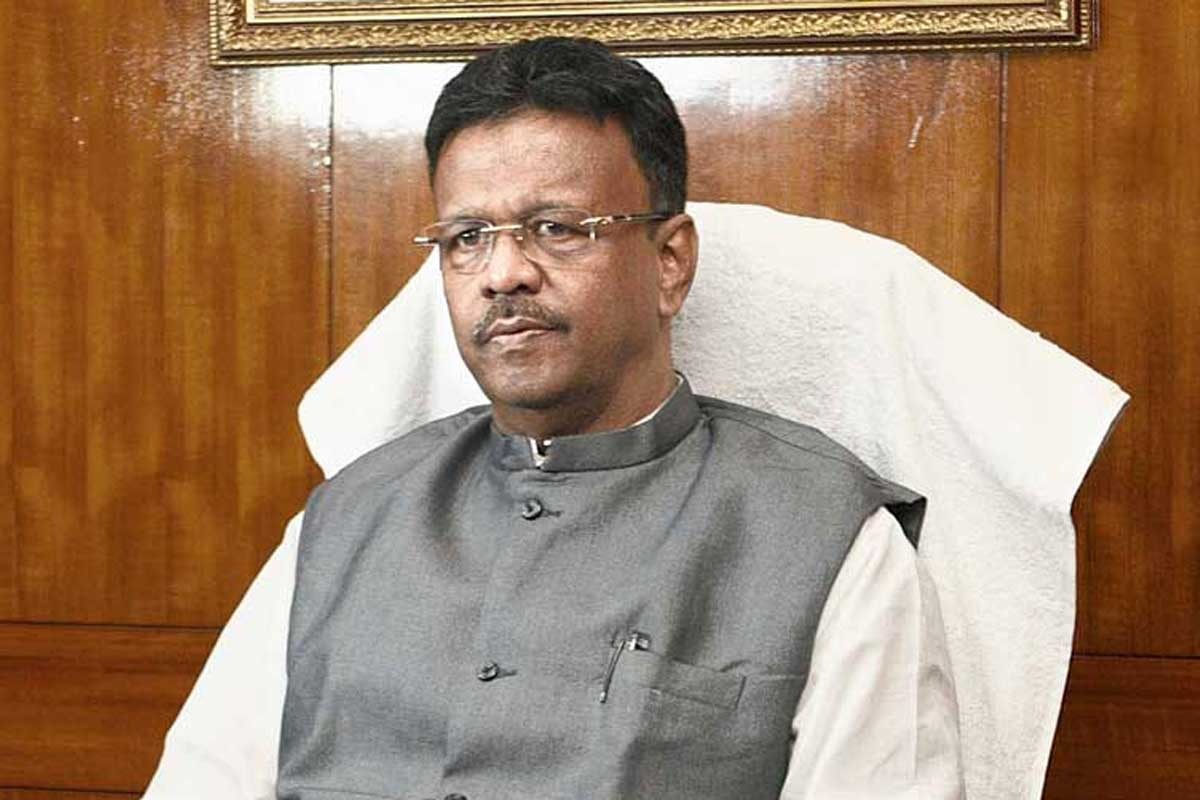 বাংলার মসনদে শুভেন্দু , পালাবদল হতেই পুরসভার হোয়াটসঅ্যাপ গ্রুপ ছাড়লেন ফিরহাদ