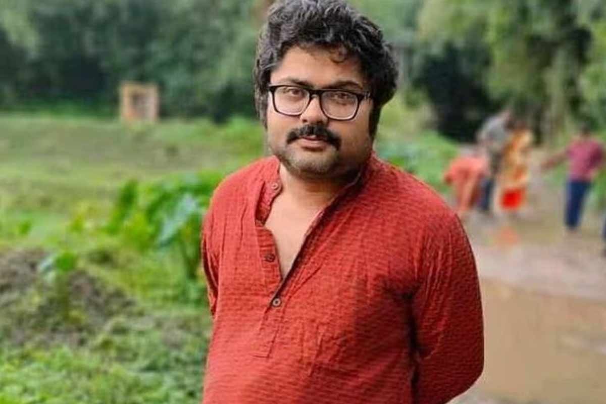 ইভিএম নিয়ে গুজব ছড়ানোর অভিযোগ , গ্রেফতার বাংলা পক্ষের প্রতিষ্ঠাতা গর্গ চট্টোপাধ্যায়