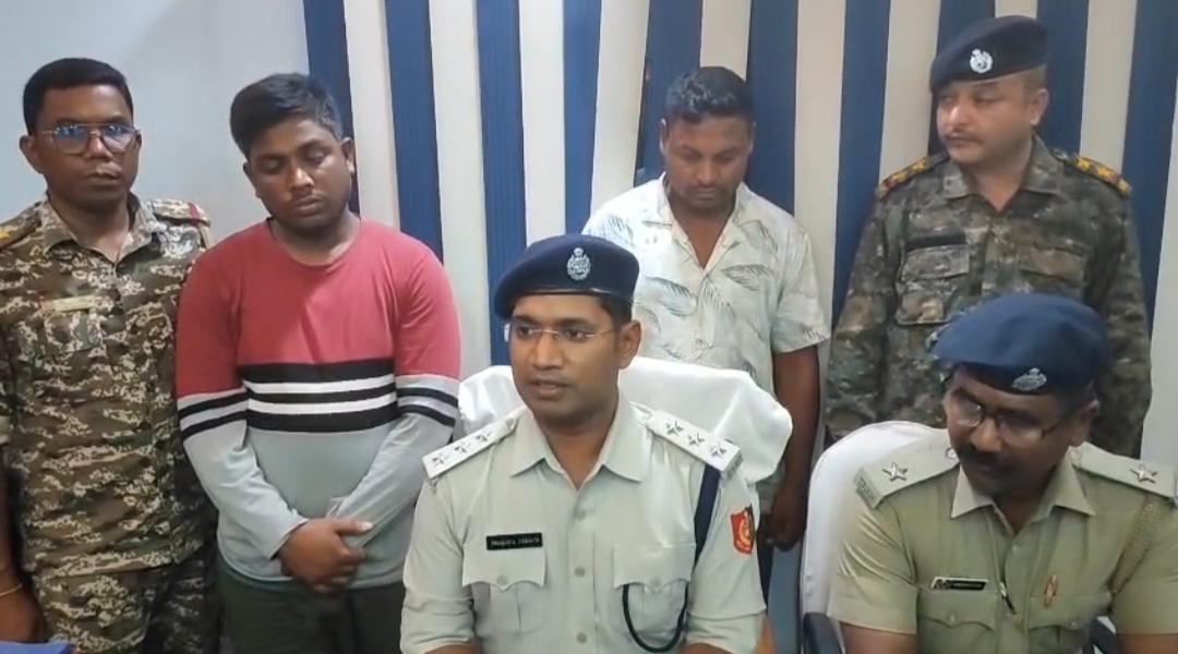 সোশ্যাল মিডিয়ায় মুখ্যমন্ত্রীকে অপমান! দিনহাটায় গ্রেফতার ২ কনটেন্ট ক্রিয়েটর