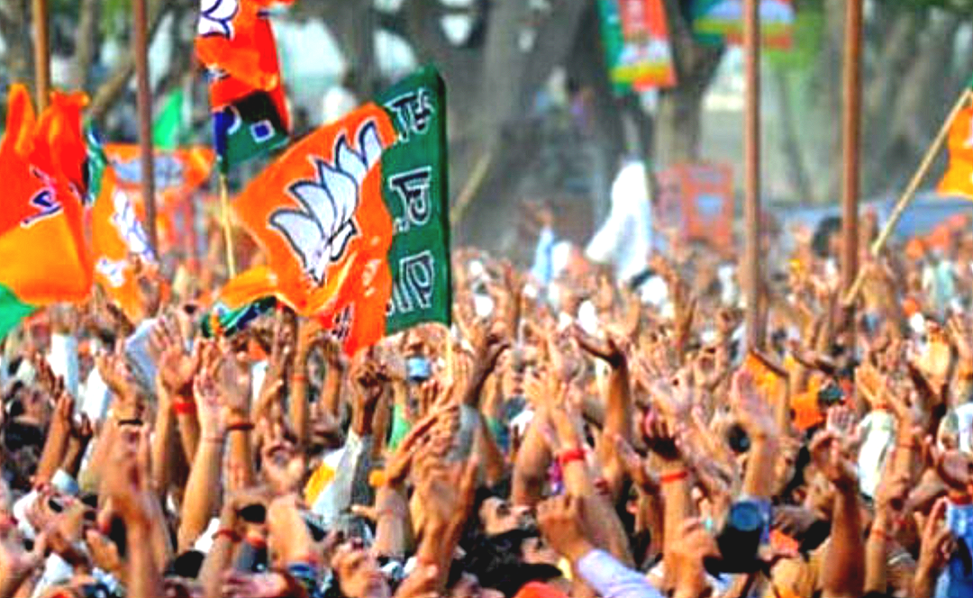 টাকা বরাদ্দ হলেও বন্ধ মেরামতি! হাড়োয়ায় রাস্তা সংস্কারের দাবিতে পথ অবরোধে সামিল বিজেপি