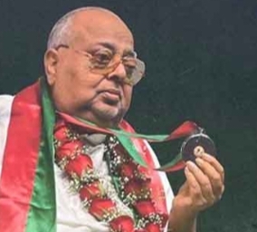 বাঙালির সিকান্দরকে শেষ শ্রদ্ধা! বোস বাড়িতে উপস্থিত ছিলেন বিশিষ্টজনেরা