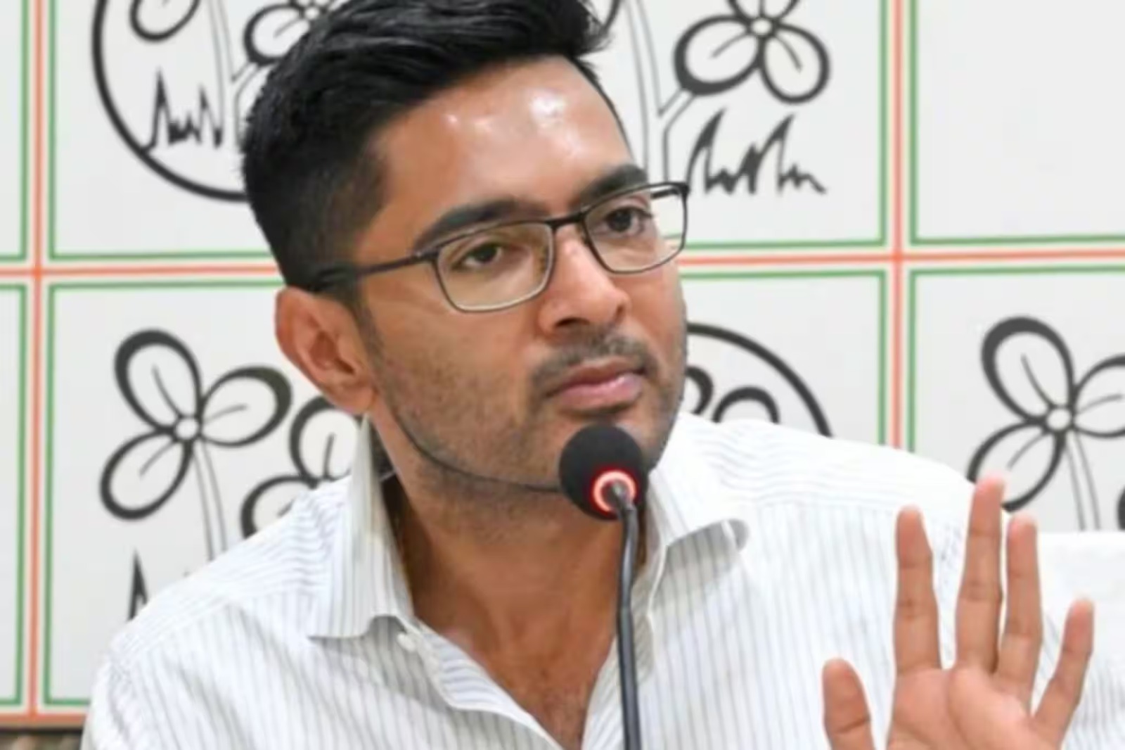 বিতর্ক পিছু ছাড়ছে না অভিষেকের ,  সম্প্রতি নষ্টের অভিযোগে ভবানীপুর থানায় নতুন মামলা