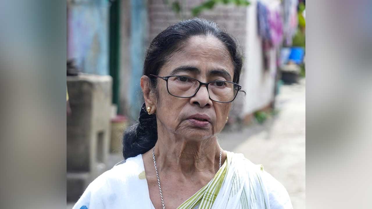 ৮০ জনের বদলে মাত্র ২০ জন বিধায়ক , শেষ মুহূর্তে কালীঘাটের বৈঠক বাতিল করলেন মমতা