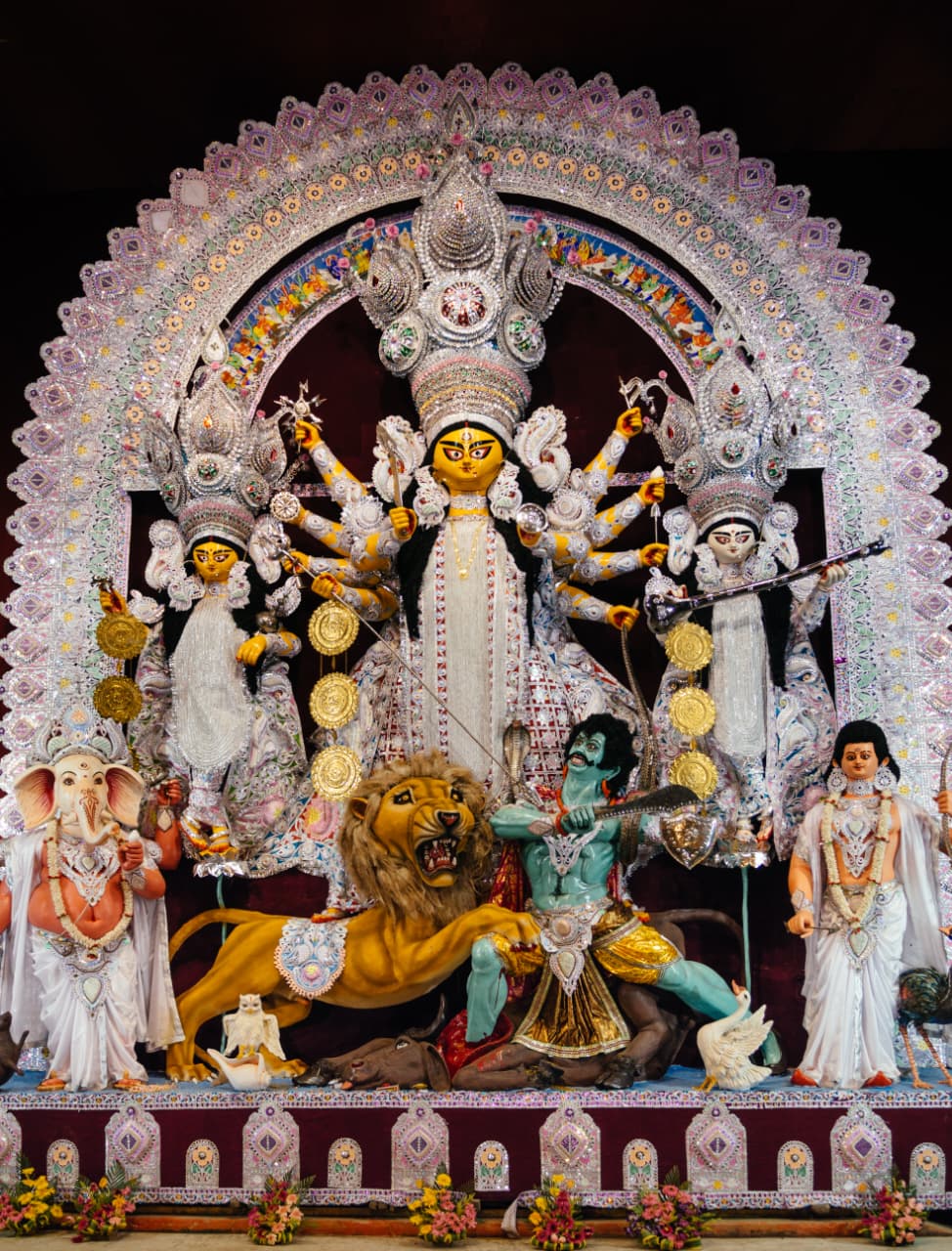 সীমান্ত পেরিয়ে বাঙালির আবেগ, ইতিহাস জাগিয়ে রাখে ঘোষবাড়ির দুর্গোৎসব