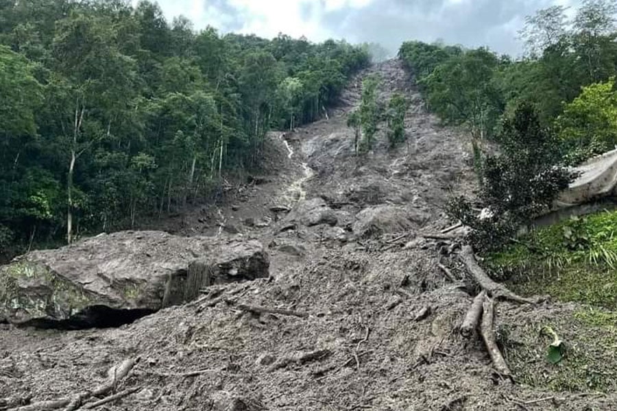 সিকিমে ফের ধস , বিপর্যস্ত ১০ নম্বর জাতীয় সড়ক
