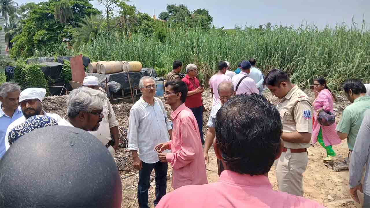 শশাঙ্ক বিল ভরাটের অভিযোগে এলাকা জুড়ে চাঞ্চল্যকর পরিস্থিতি, আন্দোলনের হুঁশিয়ারি পরিবেশপ্রেমীদের