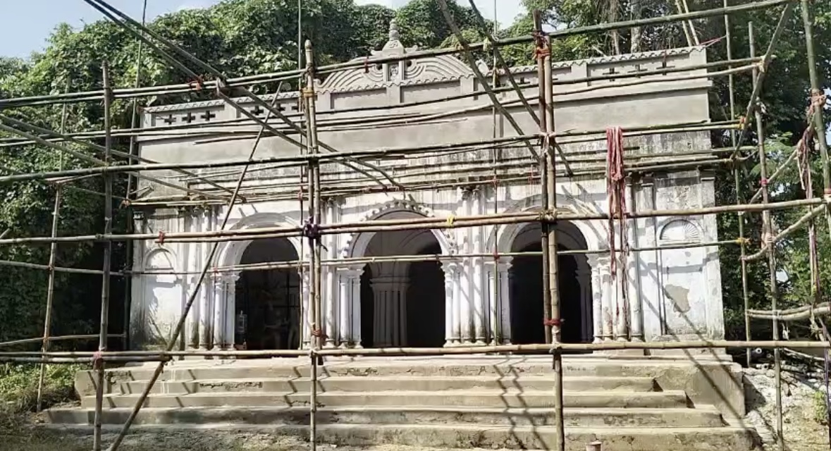 বংশগত টানাপোড়েন শেষে সমাধান, চলবে বনেদি রাজবাড়ীর ৬০০ বছরের দুর্গাপুজো