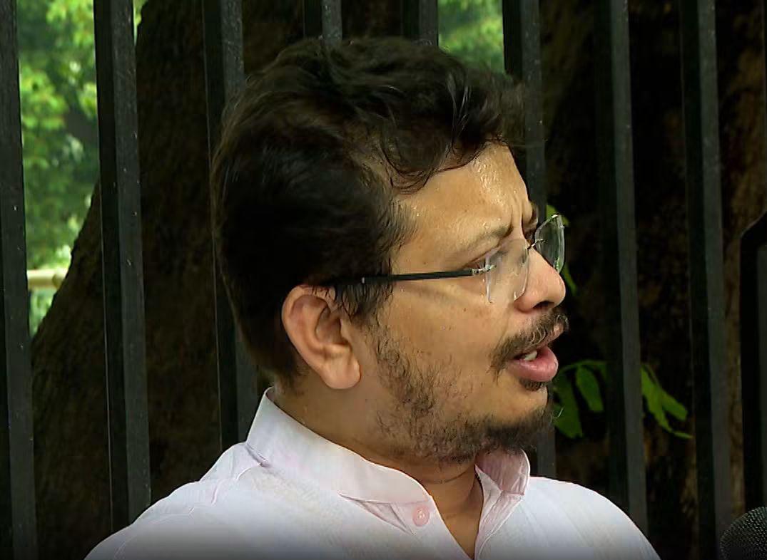 আমরাই আসল তৃণমূল , জোড়াফুল প্রতীক নিয়ে কমিশনের দ্বারস্থ ঋতব্রত শিবির