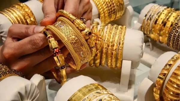স্বস্তি মিলল না ক্রেতাদের , আবারও চড়ল সোনার দাম