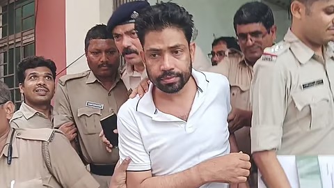 ১৩ বছরের রাজনীতিতে জমিদার জাহাঙ্গির , পুষ্পার সম্পত্তি ঘিরে বিস্ফোরক তথ্য