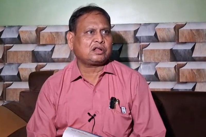 হুমায়ুনের পুকুরে মাছ চুরির অভিযোগ পুলিশের বিরুদ্ধে , বড় বড় কাতলা পিকনিক করে খেলো এলাকাবাসী