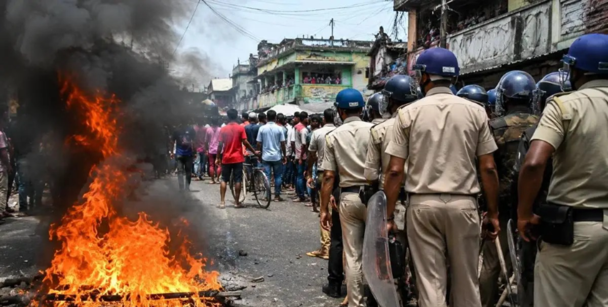 বারুইপুর অশান্তির ঘটনায় পুলিশের জোরদার ধরপাকড় , রাতভর অভিযানে গ্রেফতার আরও ৫