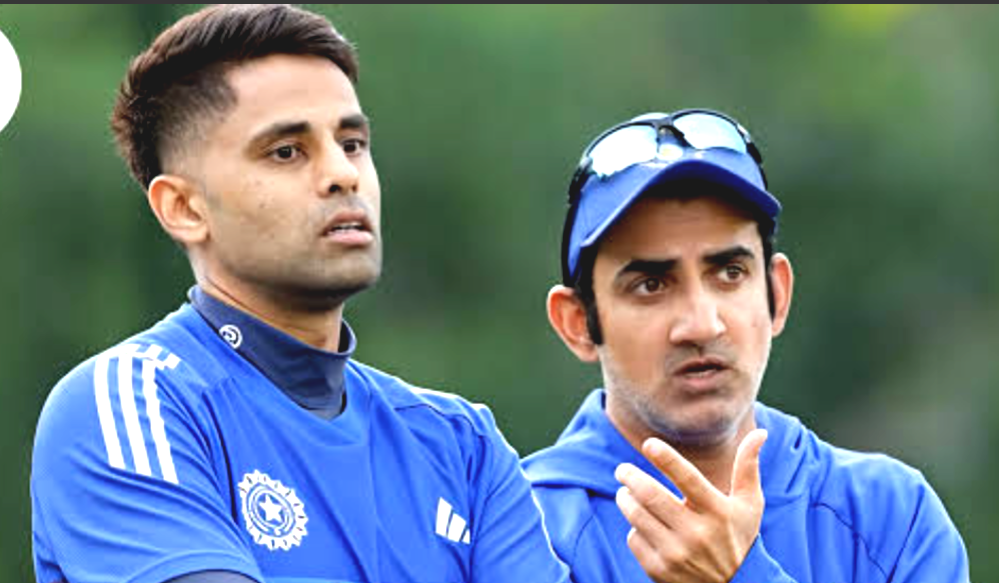 খাদের কিনারায় মেন ইন ব্লু! শ্রেয়সের টানা ব্যর্থতার পর ফিরতে পারেন সূর্যকুমার