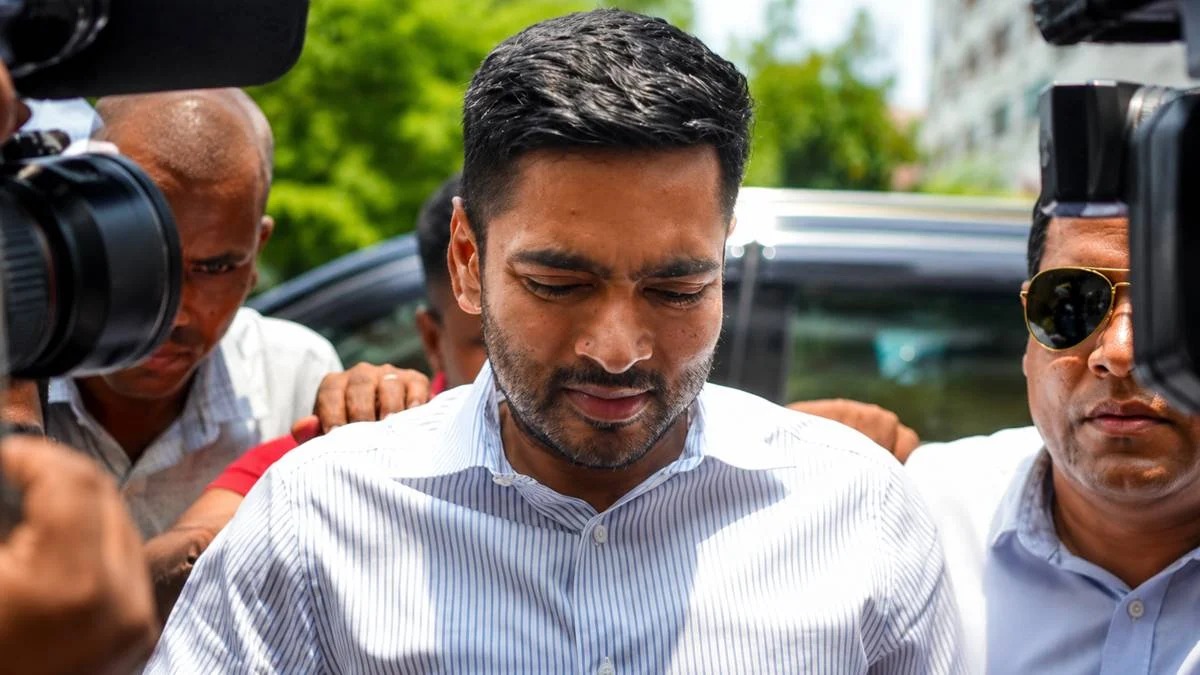 হাইকোর্টের ধমকের পরই নত স্বীকার , কণ্ঠস্বরের নমুনা দিতে আদালতে হাজির অভিষেক
