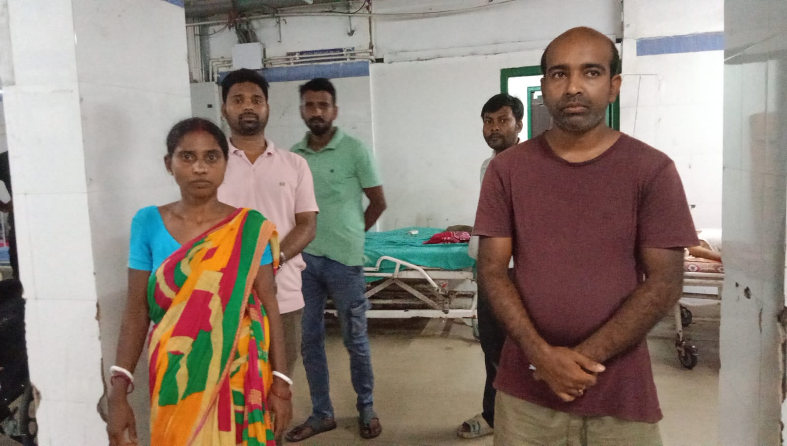 ফুর্তিতে মজে ডাক্তার , কঞ্চিমার্কা চিকিৎসা কর্মীদের মাতব্বরিতে বেঘোরে মৃত্যু রোগীর