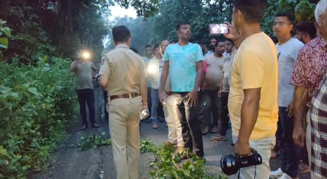 সন্ধ্যা হলেই বাঁশবাগান পরকীয়ায় মজে স্ত্রী , আচমকা নিখোঁজ স্বামী