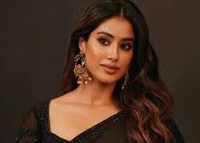 'ওরা আসলেই সমস্যার কারণ', পথ কুকুরদের সরিয়ে ফেলার রায়ে বিপরীত প্রতিক্রিয়া জাহ্নবীর