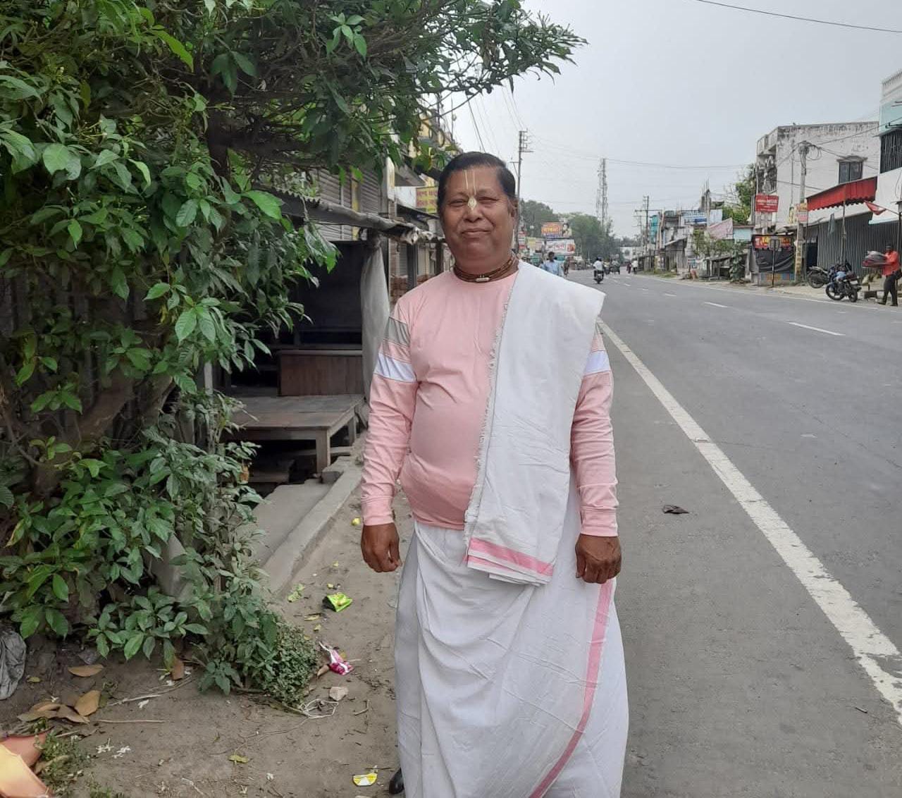 পুজোর জন্য ফুল তুলতে গিয়ে রহস্যমৃত্যু ব্যক্তির , তীব্র চাঞ্চল্য গোটা এলাকায়