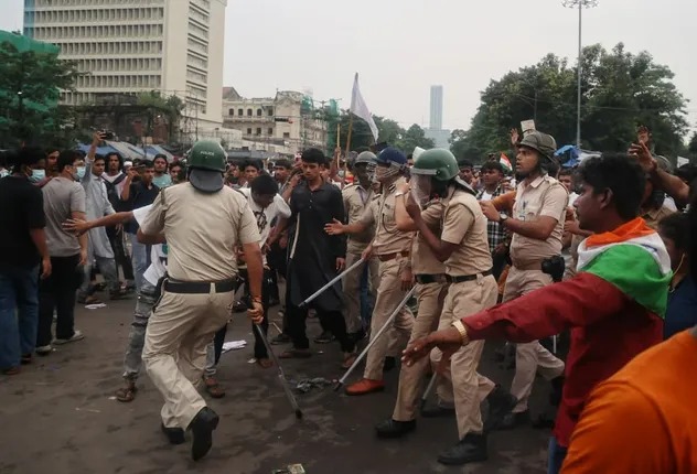 ধর্মতলা অশান্তির ঘটনায় তদন্তে অগ্রগতি , ধৃতদের পুলিশি হেফাজতের নির্দেশ আদালতের