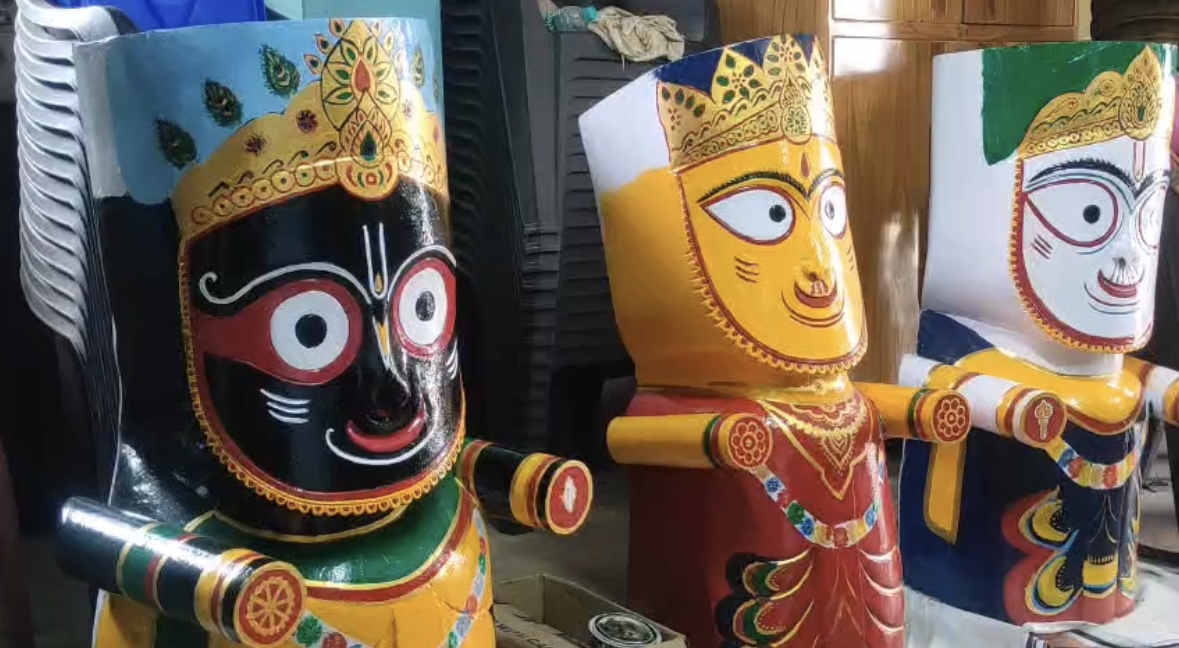 পুরী না গিয়েও পুরীর স্বাদ! চুঁচুড়ার দুর্গোৎসবে জগন্নাথ ধাম