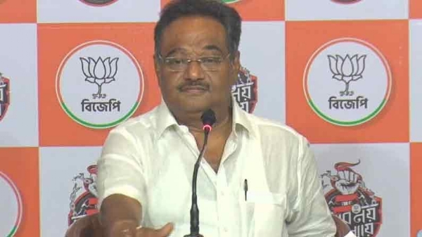 আরতি কটন মিলে বন্ধ বেতন, দাসনগরে শমীক ভট্টাচার্যকে ঘিরে বিক্ষোভ শ্রমিকদের