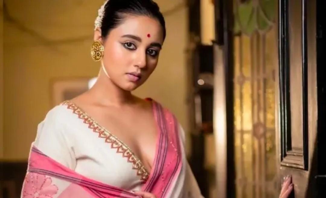 হাসপাতালে ভর্তি ছিলাম! স্বস্তিকার মুখে অসুস্থতার অজানা গল্প