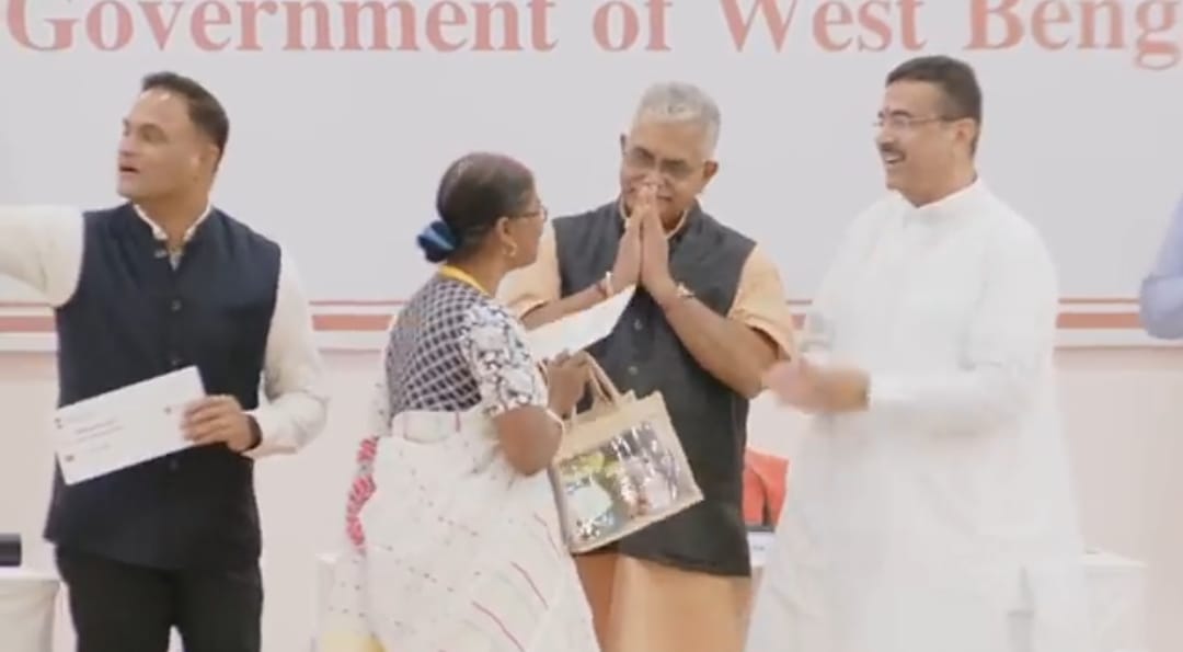 বাংলার বাড়ি থেকে পশ্চিমবঙ্গের আবাস , নাম বদলের সঙ্গে উপভোক্তাদের দ্বিতীয় কিস্তির টাকা পাঠাল রাজ্য