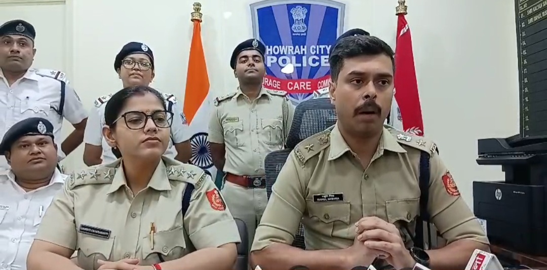 মডেলিংয়ের নামে নাবালিকাদের ফাঁদে ফেলে ব্ল্যাকমেইল ! হাওড়ায় মহিলাসহ গ্রেফতার ৫