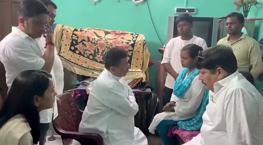 মুখ্যমন্ত্রীর ওপর পূর্ণ আস্থা আছে , স্বামীর মৃত্যুতে প্রশাসনের ওপর ভরসা রাখছেন তৃণমূল কর্মীর স্ত্রী