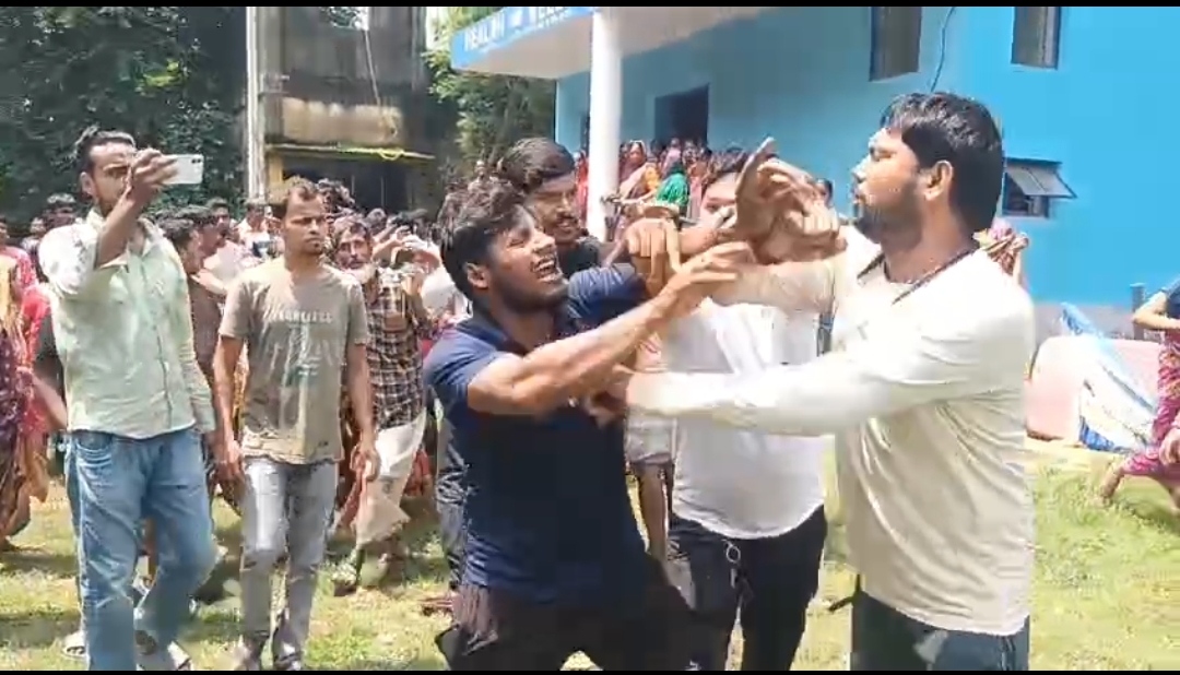 পটাশপুরে সুস্বাস্থ্য কেন্দ্র স্থানান্তর ঘিরে তৃণমূল - বিজেপি সংঘর্ষ , রণক্ষেত্র এলাকা