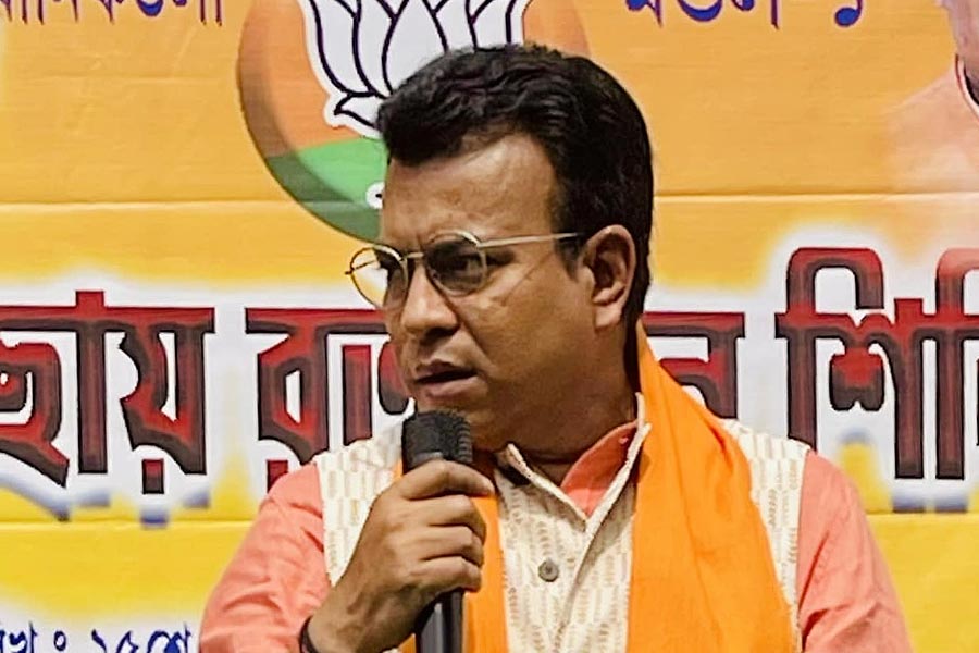 বিধায়কের পর এবার বিধানসভায় গুরুত্বপূর্ণ দায়িত্বে রুদ্রনীল , তথ্য-সংস্কৃতি সহ ক্রীড়া-যুব কমিটির নেতৃত্বে অভিনেতা