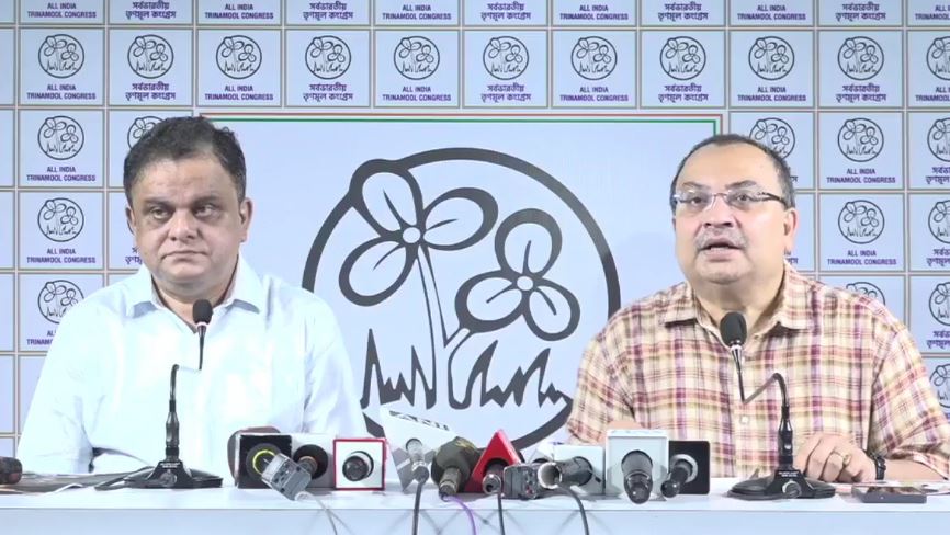 সুকান্তের পায়ের কাছে কবিগুরু - বঙ্কিমচন্দ্রের ছবি, রেগে লাল তৃণমূল